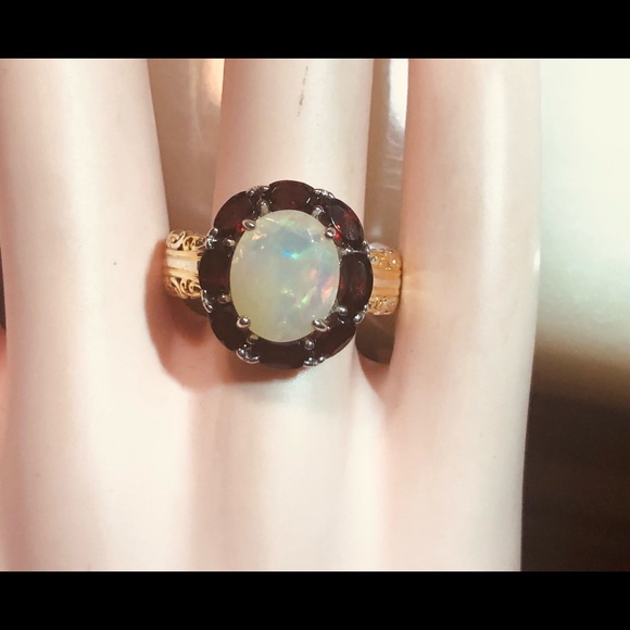 🌹NWT! Incredible Gems En Vogue Opal & Garnet Ring - Picture 10 of 16
